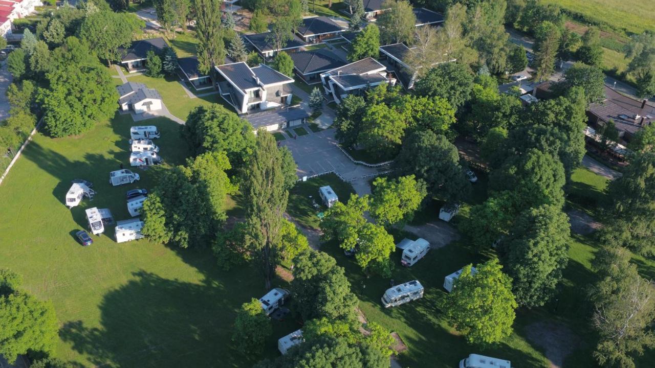 Villas And Apartments Oaza Іліджа Екстер'єр фото